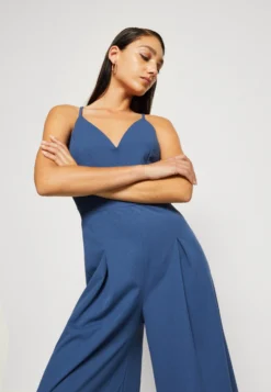 Wal G Aiden Cross Back - Jumpsuit - Denim Blue -Wal G Verkoopwinkel c40dd4f82e6d4dcda8dad7ce6d0e749d scaled