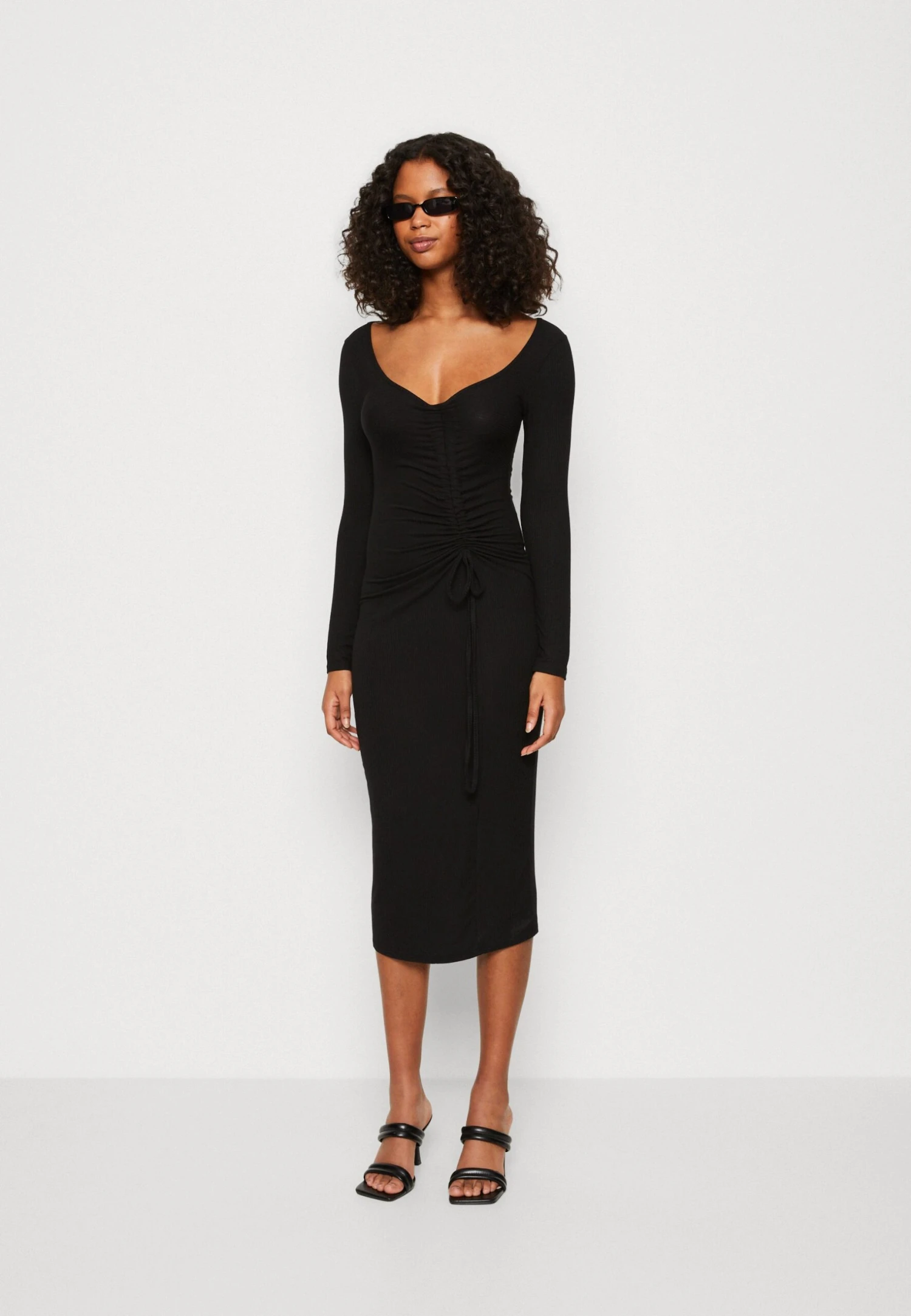 Wal G Del Gathered Midi - Jerseyjurk - Black 2 Wal G Del Gathered Midi - Jerseyjurk - Black - Afbeelding 2