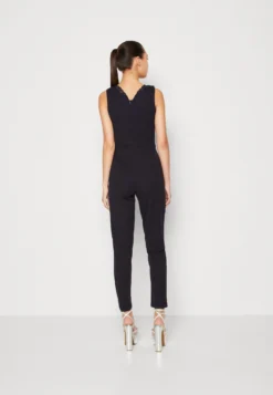 Wal G Dayna Straight Leg - Jumpsuit - Navy Blue -Wal G Verkoopwinkel c67f714d304b4e70bf3b303d1a1f7b4e scaled