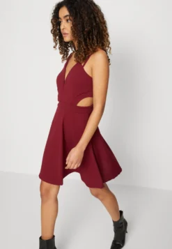 Wal G Milly Strap Skater - Jerseyjurk - Wine -Wal G Verkoopwinkel c70bdaa102544e5fa7e3194dad11982b scaled