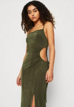 Wal G Grace Cut Out Midi - Jerseyjurk - Olive Green 9 Wal G Grace Cut Out Midi - Jerseyjurk - Olive Green -Wal G Verkoopwinkel c7c0f1aaec47488d8ef09df71420f2ac scaled