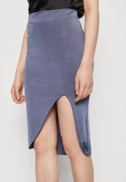 Wal G Party Ty Midi Skirt - Kokerrok - Denim Blue -Wal G Verkoopwinkel c9bc7730df034cc59b9da808cc14f2f9 scaled