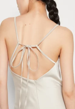 Wal G Wedding Juliette Gown - Galajurk - Champagne 11 Wal G Wedding Juliette Gown - Galajurk - Champagne -Wal G Verkoopwinkel cc5ce62f8c82407f86b47045000f214a scaled