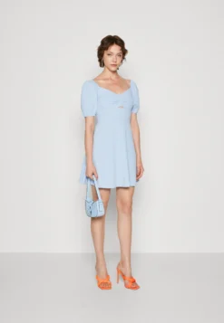 Wal G Haliday Cut Out Skater - Jerseyjurk - Sky Blue -Wal G Verkoopwinkel ce0ebdf604854b6f99500341ab5539b1 scaled