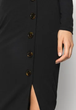 Wal G Tortoise Button Skirt - Kokerrok - Black -Wal G Verkoopwinkel d0011de92db642778d3bfede8e130a66 scaled