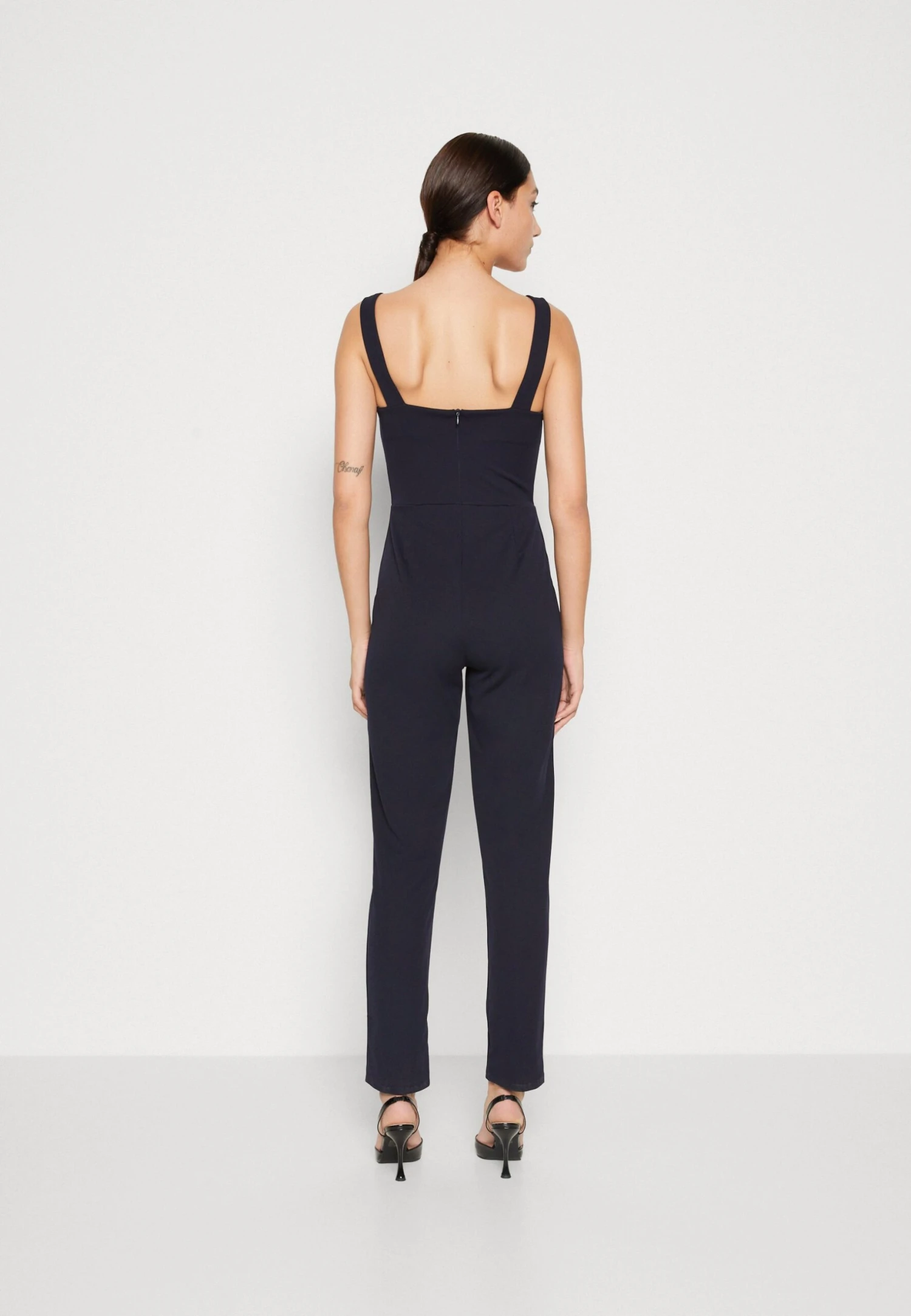 Wal G Serena Pleated - Jumpsuit - Navy Blue 3 Wal G Serena Pleated - Jumpsuit - Navy Blue - Afbeelding 3
