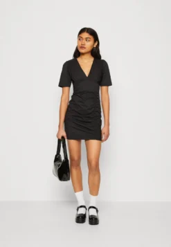 Wal G Jack Rouched Mini - Etui-Jurk - Black -Wal G Verkoopwinkel d900c0f5dadd40ad8161db1e175b59b2 scaled