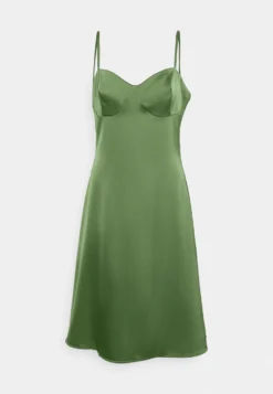 Wal G Dalia Cupped Midi - Jurk - Medow -Wal G Verkoopwinkel dad257cc816d4bebaec35d5129306442 scaled