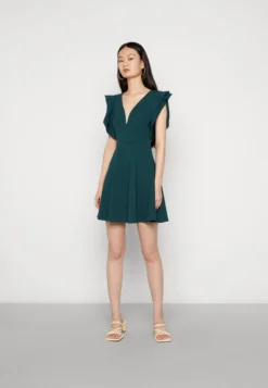 Wal G Lucia V Neck Frill Sleeve Skater Dress - Cocktailjurk - Forest Green