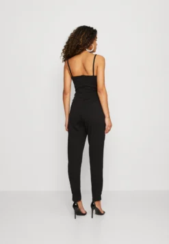 Wal G Hula - Jumpsuit - Black -Wal G Verkoopwinkel dc9b7cc5381e4df18777887102dd1499 scaled