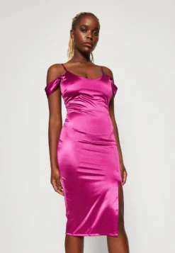 Wal G Colly Off Shoulder Dress - Cocktailjurk - Magenta -Wal G Verkoopwinkel dfc7e41d7a924c2097ef3f02ad155147 scaled