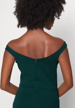 Kai Off The Shoulder Maxi Dress - Galajurk - Forest Green -Wal G Verkoopwinkel e13e7970446841718f3844f0c65b8367 scaled