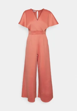Wedding Petite Betty Wrap Jumpsuit - Jumpsuit - Rosa -Wal G Verkoopwinkel e826fc0881164edf85161fe8091c1404 scaled