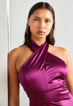 Wal G Lenny Cross Neck Midi - Cocktailjurk - Plum -Wal G Verkoopwinkel e8c7bdb1263c4ce88326c80d471a83c4 scaled