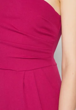 Wal G Rosalita One Shoulder - Jumpsuit - Raspberry -Wal G Verkoopwinkel e9de5bd677664e20b111278e646db816 scaled