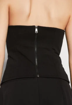 Wal G Liza V Neck- Top - Black -Wal G Verkoopwinkel ee6bec51e4164d3d8c1de5aaf85e7e32 scaled