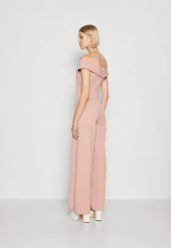 Wal G Nancy Off Shoulder - Jumpsuit - Blush Pink -Wal G Verkoopwinkel efe15db82c104e80af70efc4bdc99fb2 scaled