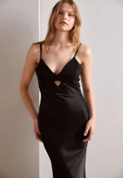 Wal G Moana Cut Out - Galajurk - Black -Wal G Verkoopwinkel f04a0ef4a8b142f7b775b146de921a27 scaled