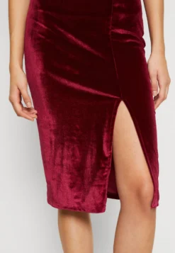 Wal G V Neck - Cocktailjurk - Wine -Wal G Verkoopwinkel f247b5ae529946b088f742a63aa26dc7 scaled