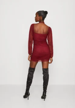 Wal G Raja Mini - Cocktailjurk - Wine 8 Wal G Raja Mini - Cocktailjurk - Wine -Wal G Verkoopwinkel f5a98b93ba954355b27384d15bab725e scaled