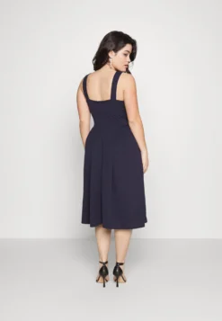 Kandy V Neck Midi - Jurk - Navy Blue 7 Kandy V Neck Midi - Jurk - Navy Blue -Wal G Verkoopwinkel f7c8e65ffc274288901436bc81c55a79 scaled