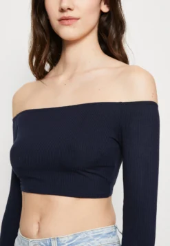Wal G Hollie Off Shoulder Crop - Longsleeve - Navy -Wal G Verkoopwinkel fad3961ba67744cc92784dbce86825d3 scaled