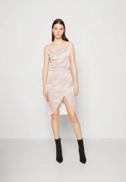 Wal G Party Hallis Shimmer Midi - Cocktailjurk - Pink