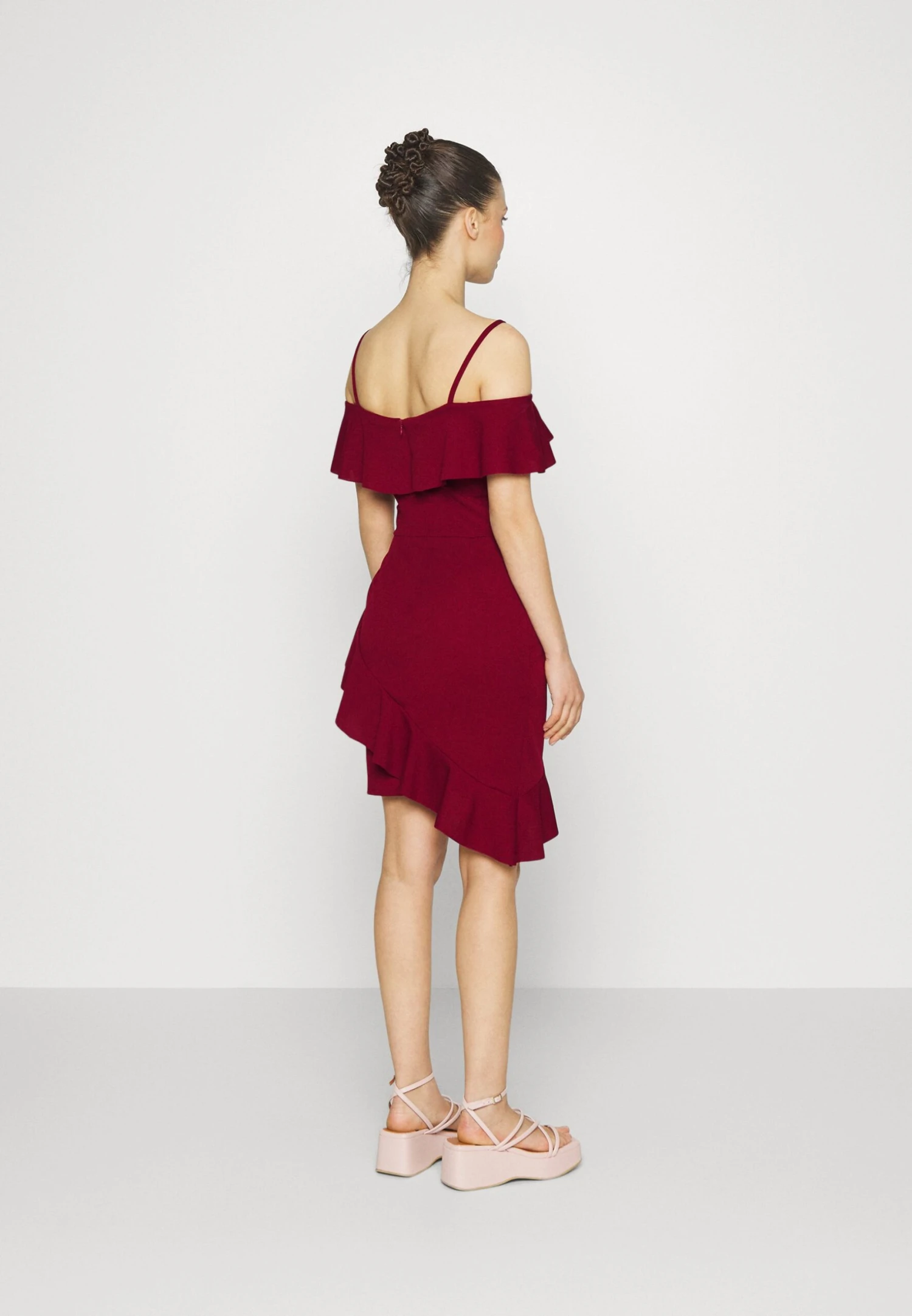 Revra Strappy Frill Skater - Jerseyjurk - Berry Wine 3 Revra Strappy Frill Skater - Jerseyjurk - Berry Wine - Afbeelding 3