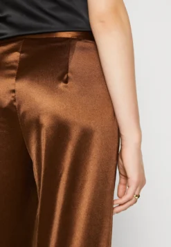 Wal G Charlie Trouser - Broek - Chocolate Brown 9 Wal G Charlie Trouser - Broek - Chocolate Brown -Wal G Verkoopwinkel fe68c58523864e8eb20cfafc93eb8d27 scaled