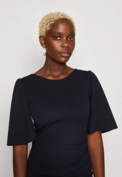 Wal G Puff Sleeve Midi Dress - Etui-Jurk - Navy Blue 9 Wal G Puff Sleeve Midi Dress - Etui-Jurk - Navy Blue -Wal G Verkoopwinkel fe735a58bbb4461d9994c1aeef1c7398 scaled